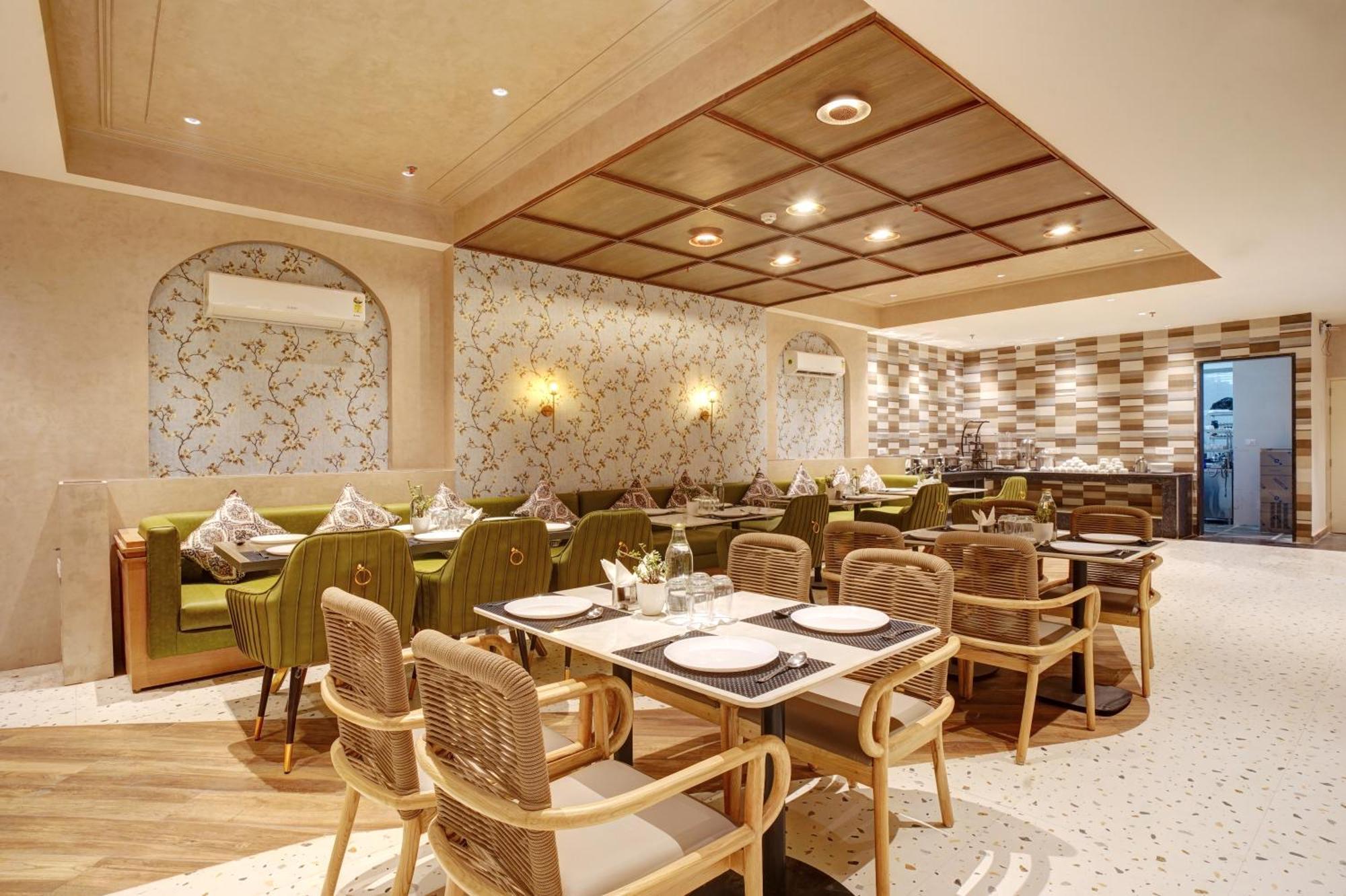 Iva Premium Delhi Airport With Airport Drop Hotel New Delhi Exterior photo