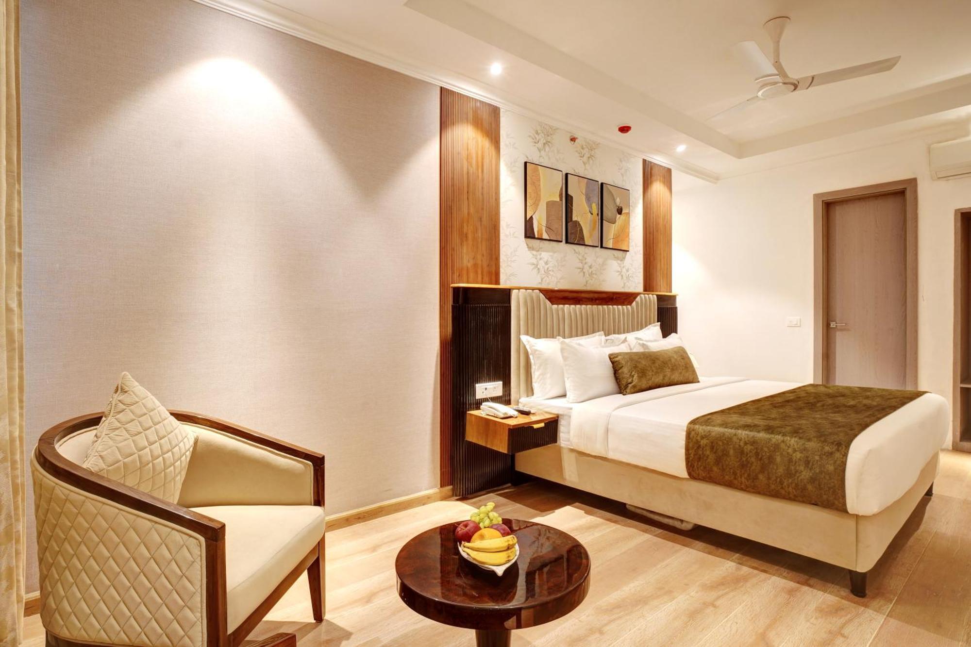 Iva Premium Delhi Airport With Airport Drop Hotel New Delhi Exterior photo