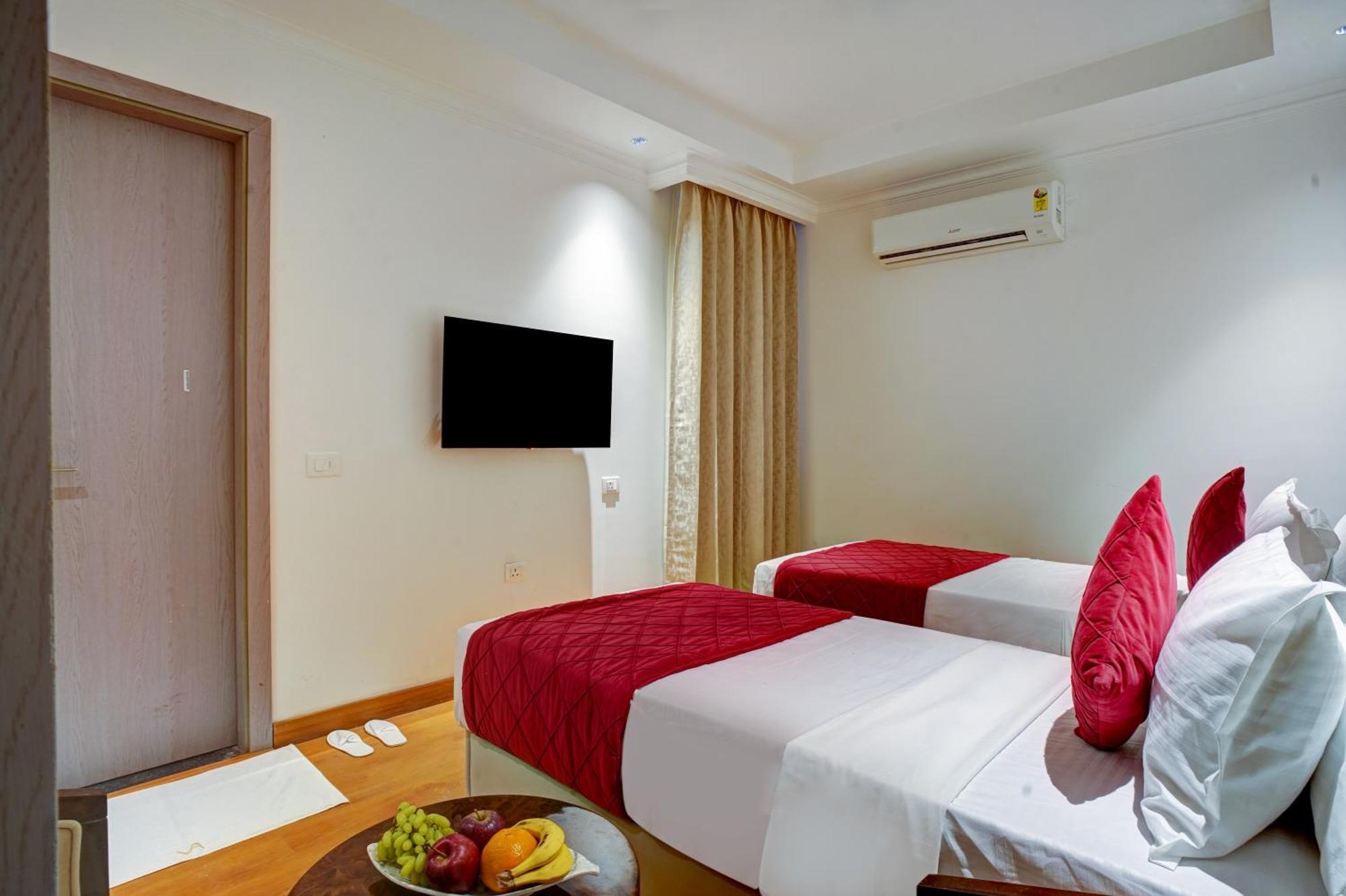 Iva Premium Delhi Airport With Airport Drop Hotel New Delhi Exterior photo